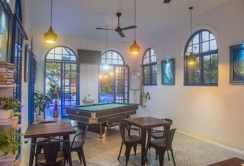 בית מלון כפרי Bombora Surf Camp