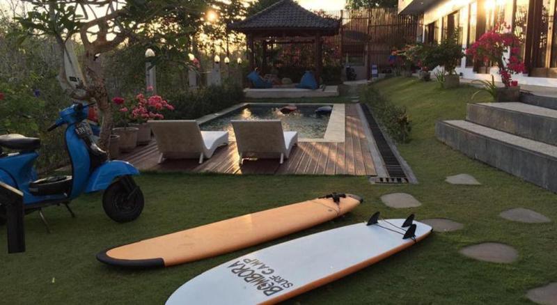 בית מלון כפרי Bombora Surf Camp