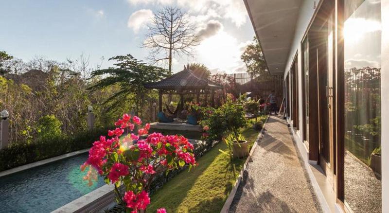 בית מלון כפרי Bombora Surf Camp