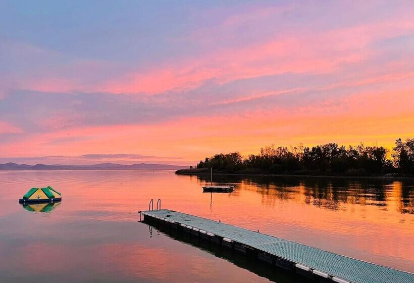 Отель Camping Village Punta Navaccia