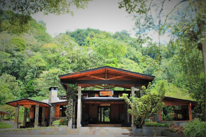 Отель Casa Grande Bambito Resort