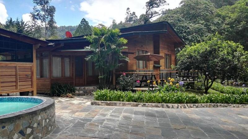 Отель Casa Grande Bambito Resort