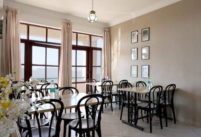 ホテル Chail Residency