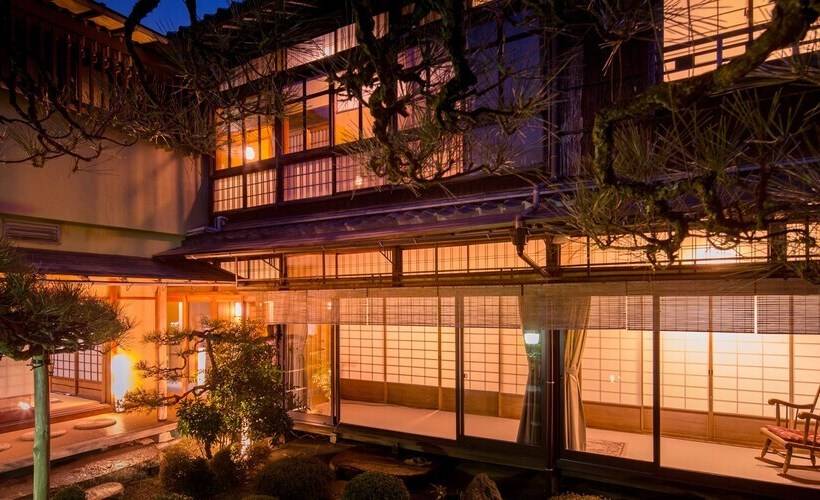 Отель Charoku Bekkan