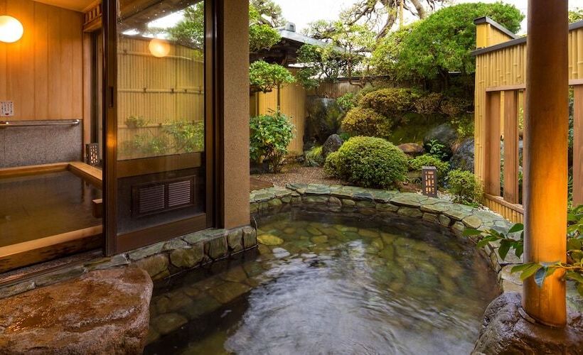 Отель Charoku Bekkan