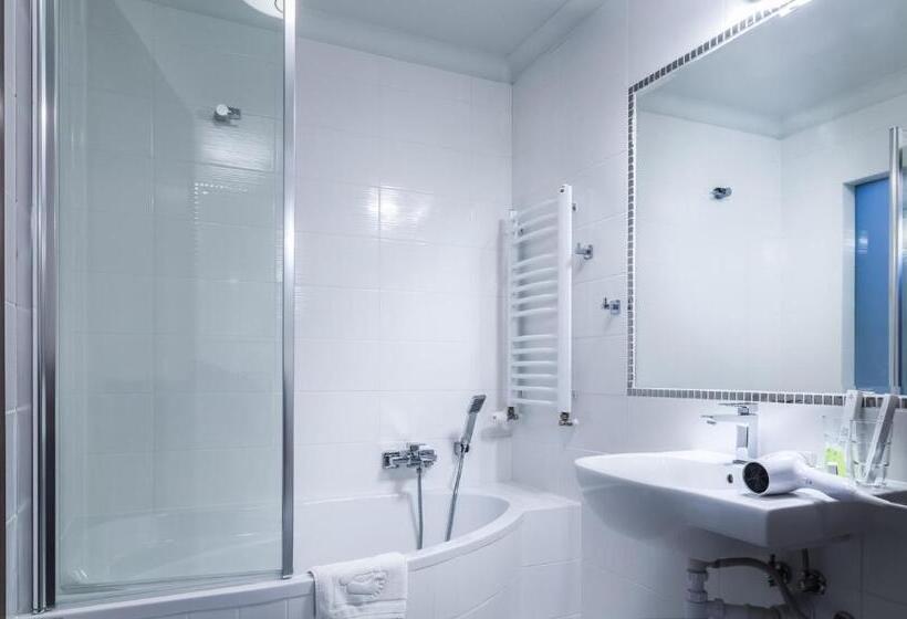 בית מלון כפרי Cristal Park