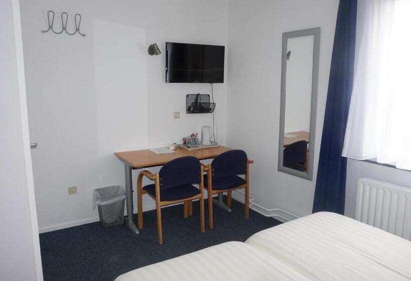 هتل De Wilde Kriek   Before De Karsteboom