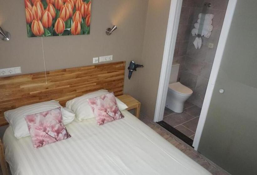 هتل De Wilde Kriek   Before De Karsteboom