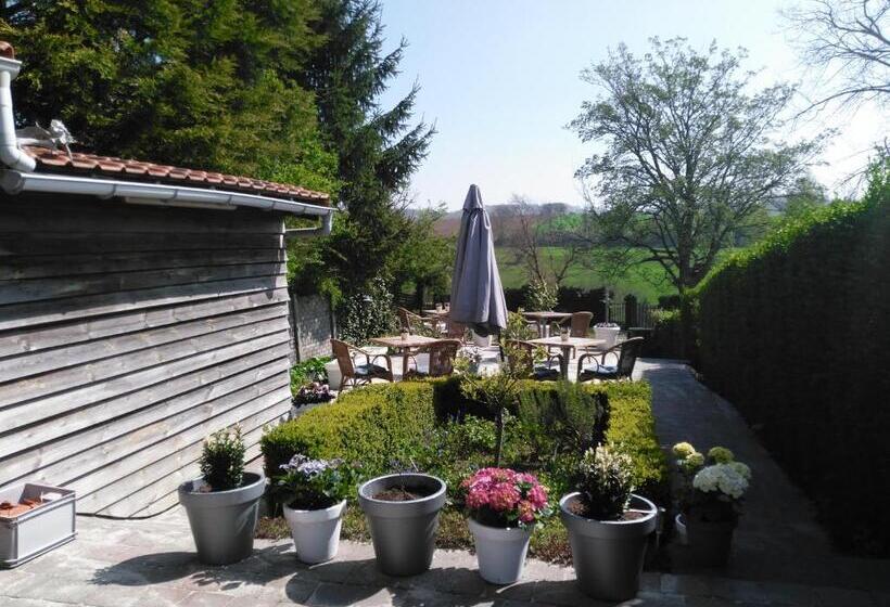 هتل De Wilde Kriek   Before De Karsteboom