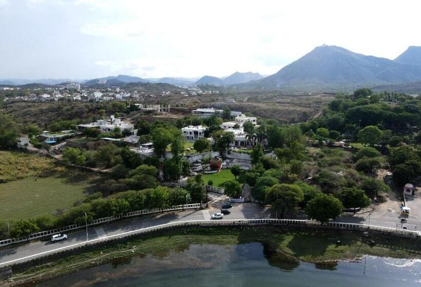 هتل Devendragarh Palace   Luxury Paying Guest House