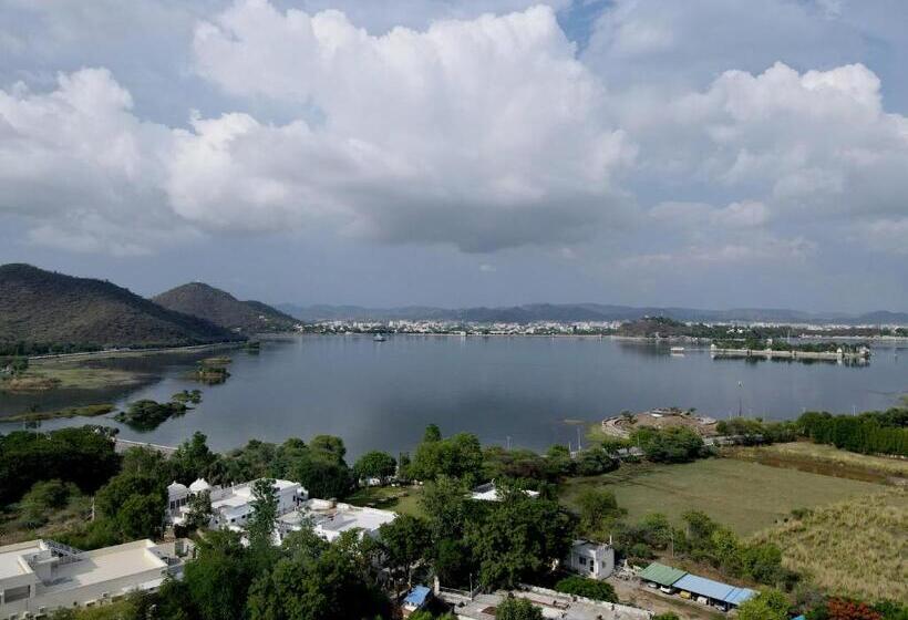 هتل Devendragarh Palace   Luxury Paying Guest House