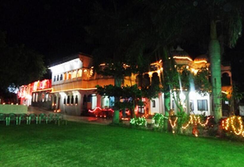 هتل Devendragarh Palace   Luxury Paying Guest House