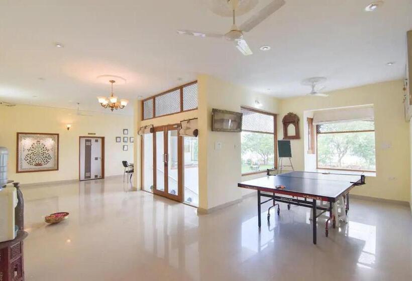 هتل Devendragarh Palace   Luxury Paying Guest House