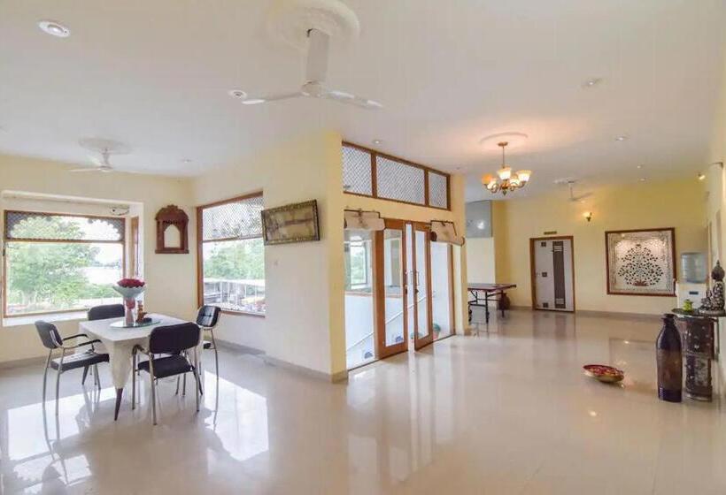 هتل Devendragarh Palace   Luxury Paying Guest House