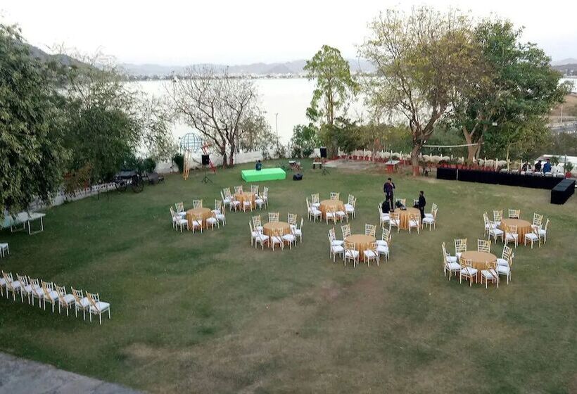 هتل Devendragarh Palace   Luxury Paying Guest House