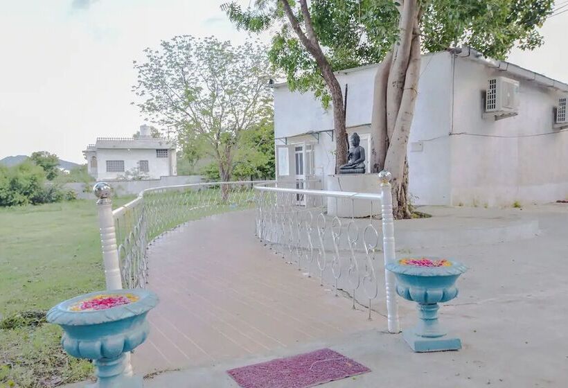 هتل Devendragarh Palace   Luxury Paying Guest House