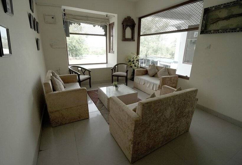 هتل Devendragarh Palace   Luxury Paying Guest House