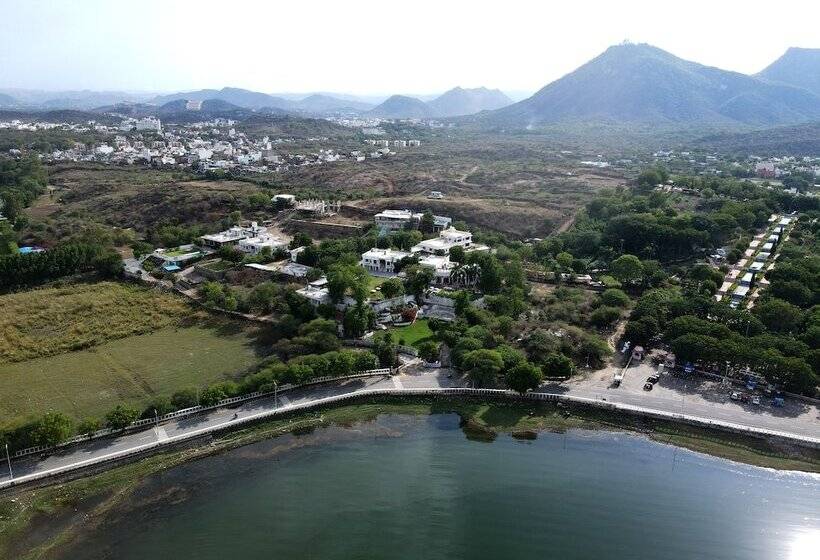 هتل Devendragarh Palace   Luxury Paying Guest House