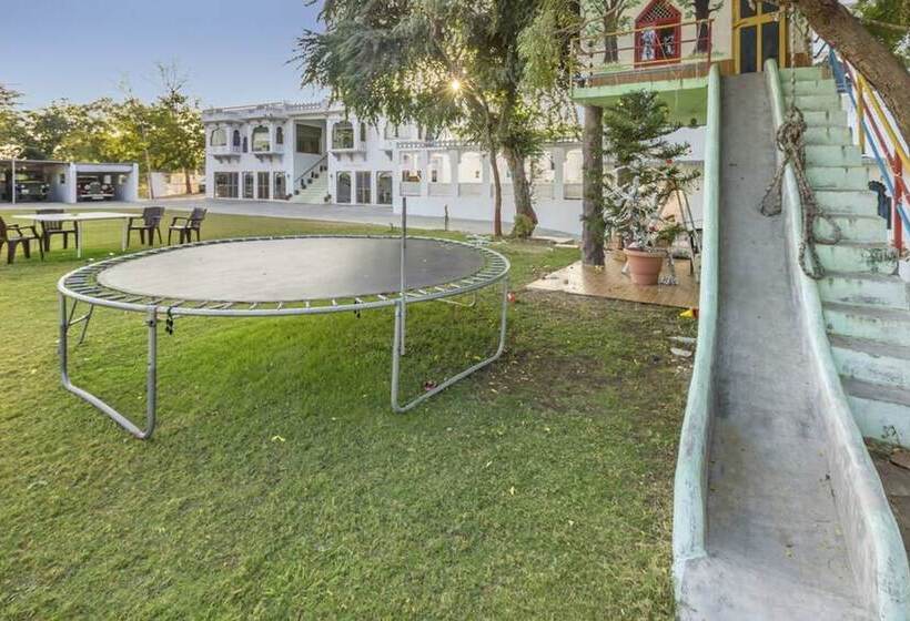 هتل Devendragarh Palace   Luxury Paying Guest House