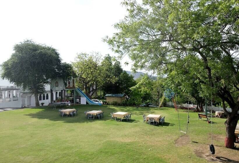 هتل Devendragarh Palace   Luxury Paying Guest House