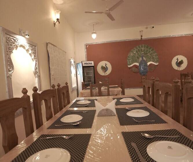 هتل Devendragarh Palace   Luxury Paying Guest House