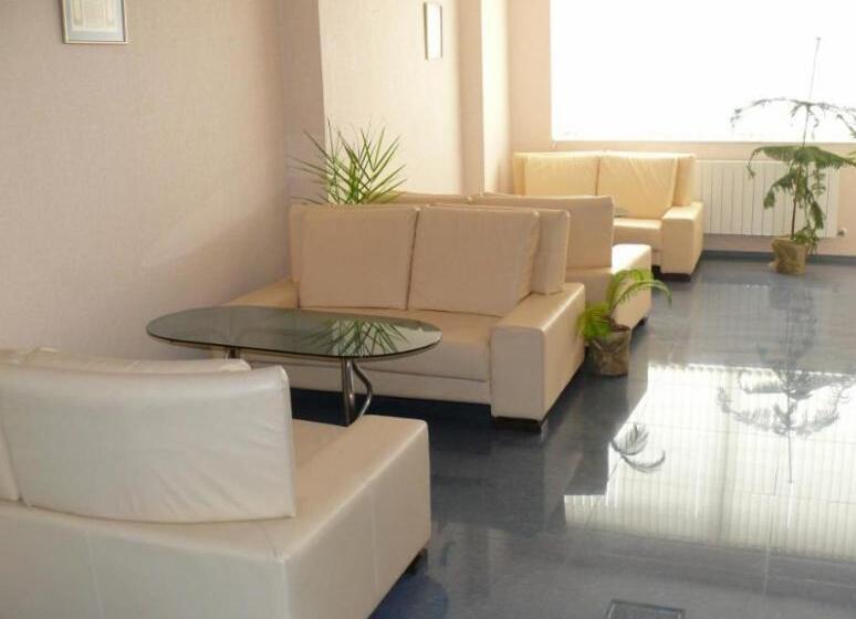 בית מלון כפרי Diana Palace