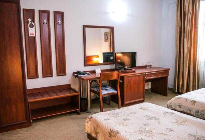 בית מלון כפרי Diana Palace