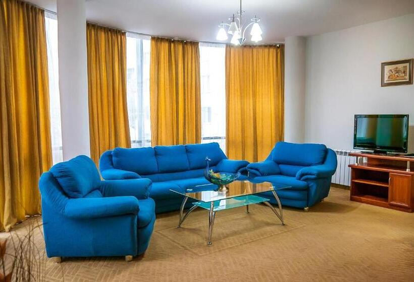 בית מלון כפרי Diana Palace