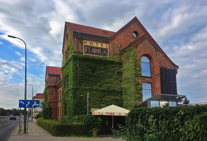 ホテル Flora Kuchnia I Wino