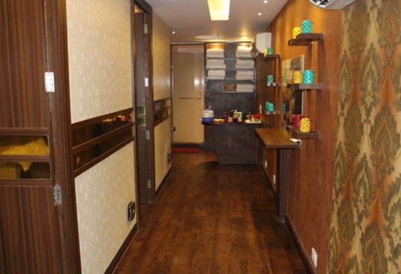 فندق The Golden Plaza