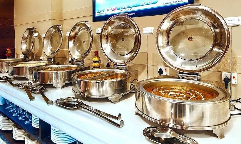 فندق The Golden Plaza