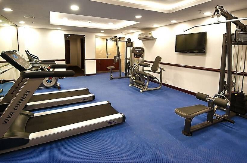 فندق The Golden Plaza