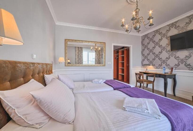 ホテル Grand Częstochowa