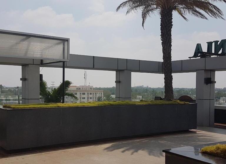 בית מלון כפרי Grand Gardenia