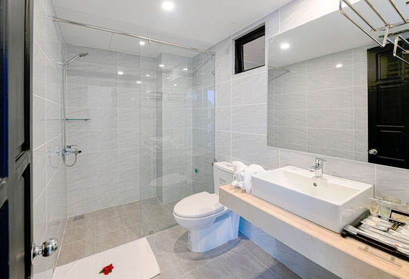 هتل Hoi An Dream City