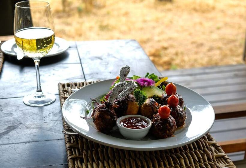 ホテル Honeyguide Tented Safari Camps   Mantobeni