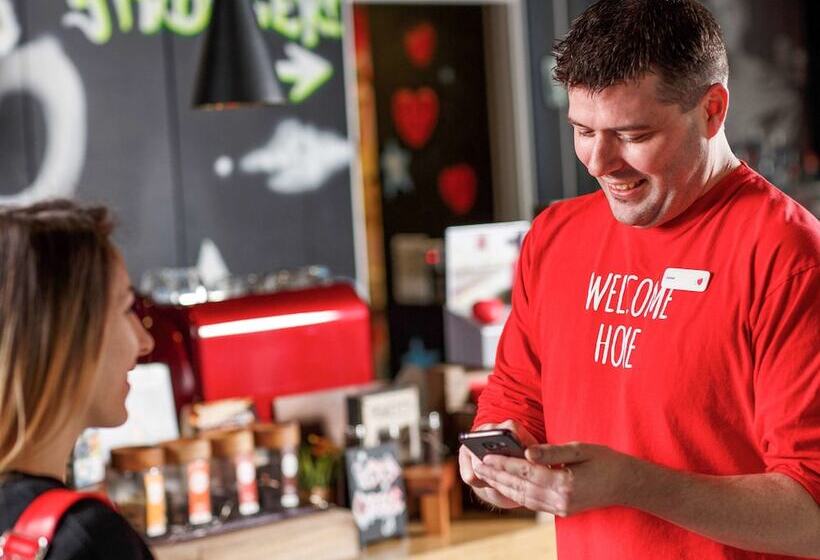 ホテル Ibis Brighton City Centre   Station