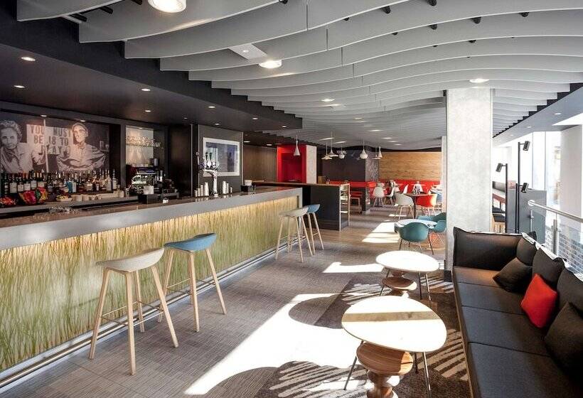 ホテル Ibis Brighton City Centre   Station