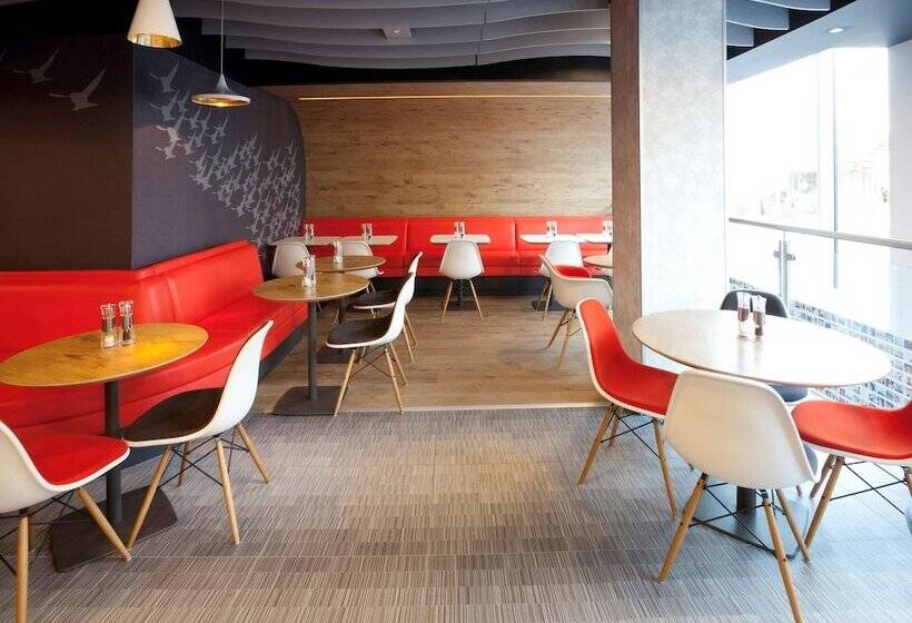 ホテル Ibis Brighton City Centre   Station