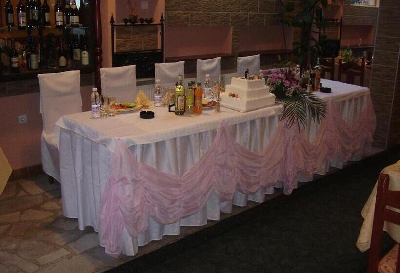 فندق Kestenite Family