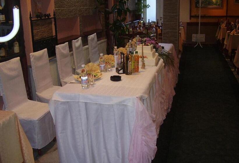 فندق Kestenite Family