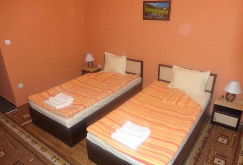 فندق Kestenite Family