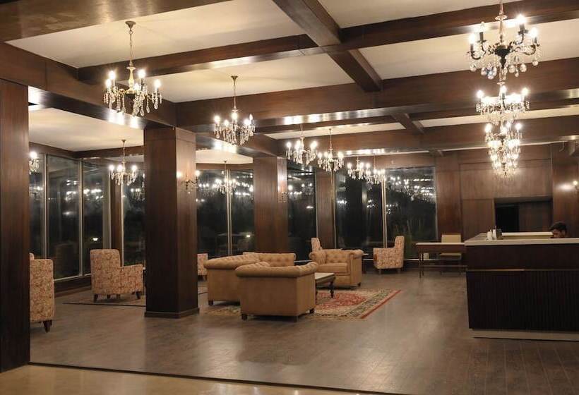 ホテル Kufri Holiday Resort