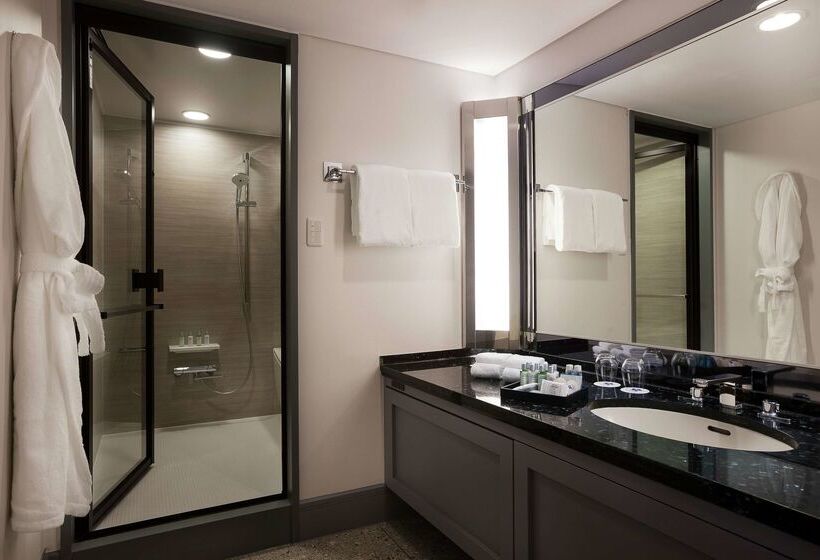 Отель Kyukaruizawa Kikyo, Curio Collection By Hilton