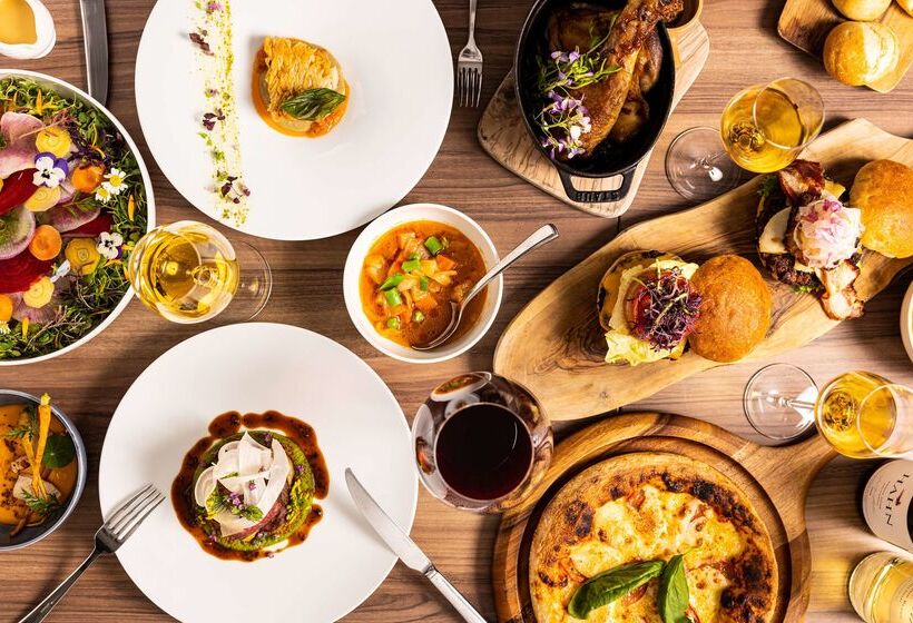 Отель Kyukaruizawa Kikyo, Curio Collection By Hilton