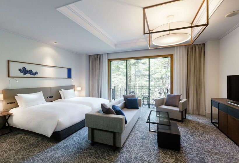 Отель Kyukaruizawa Kikyo, Curio Collection By Hilton