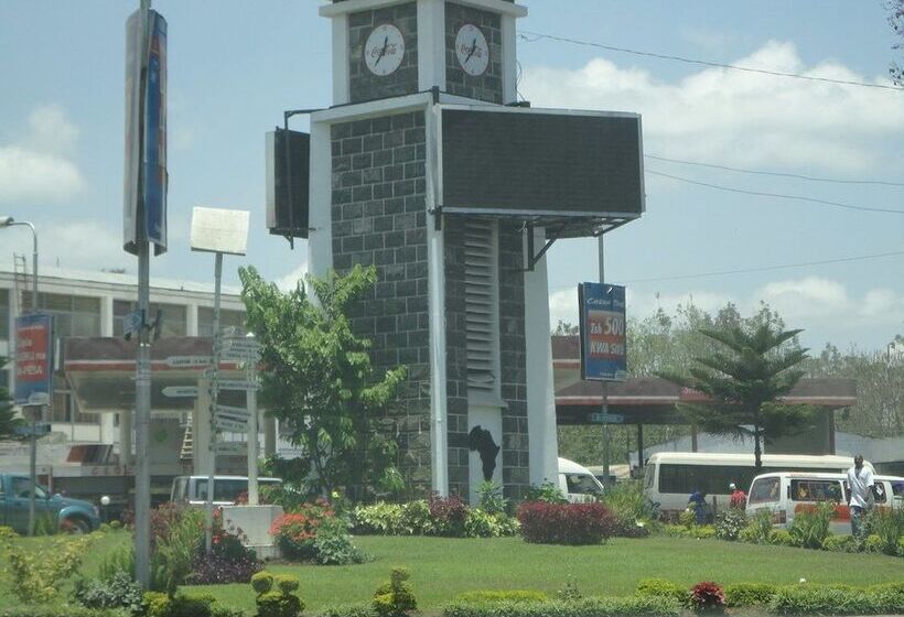 هتل Lake Duluti Lodge
