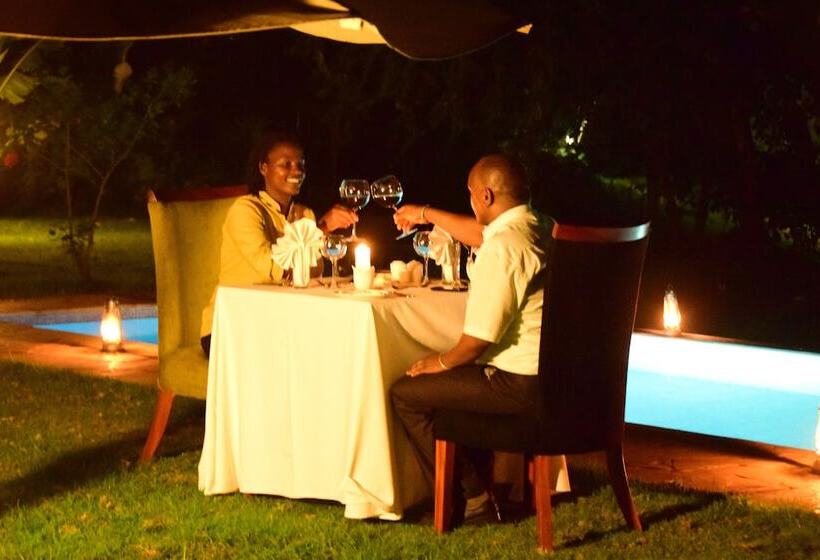 هتل Lake Duluti Lodge