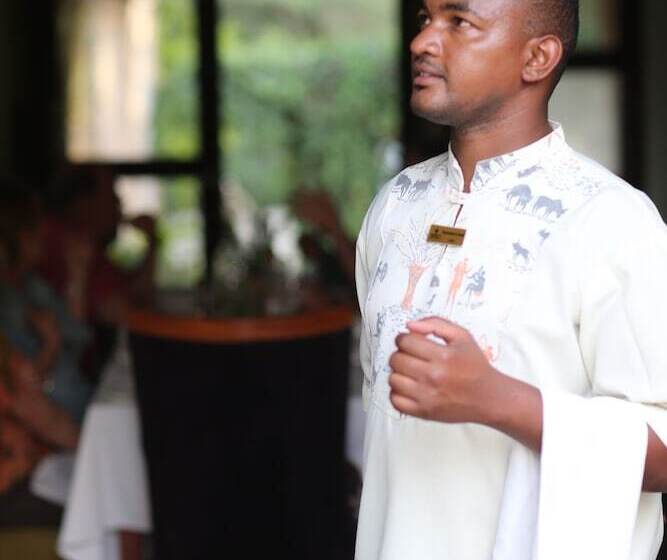 هتل Lake Duluti Lodge