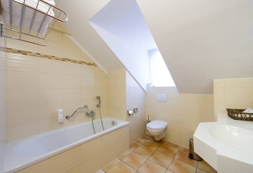 Отель Leo Station, Villa Et Annexes